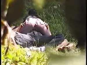 او به دور از خروس نق ...