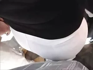 یک دختر نوجوان بمکد  ...