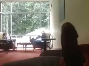 یک مرد نوجوان کردن م ...