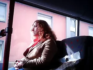 مرد بیدار دختر و به  ...